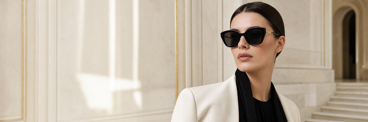Banner editorial da coleção DIOR com modelo usando óculos
