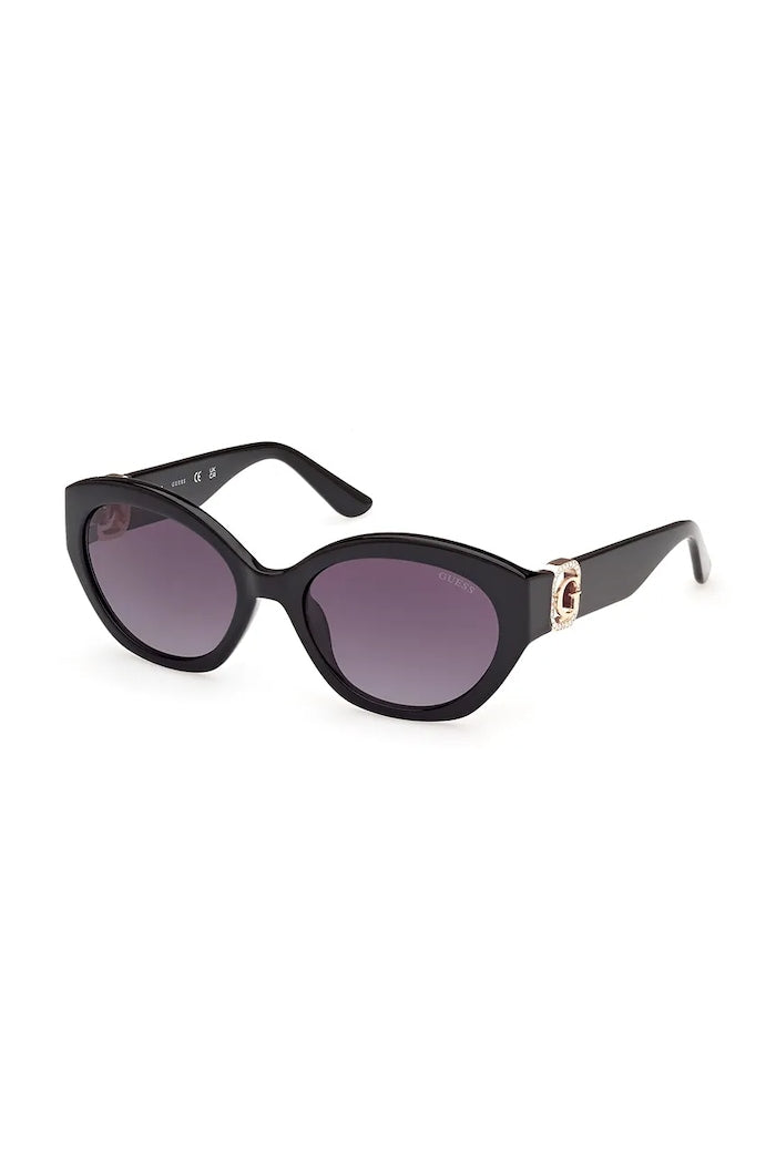 Óculos de sol Guess GU00104_5601B em vista 3/4 inclinada