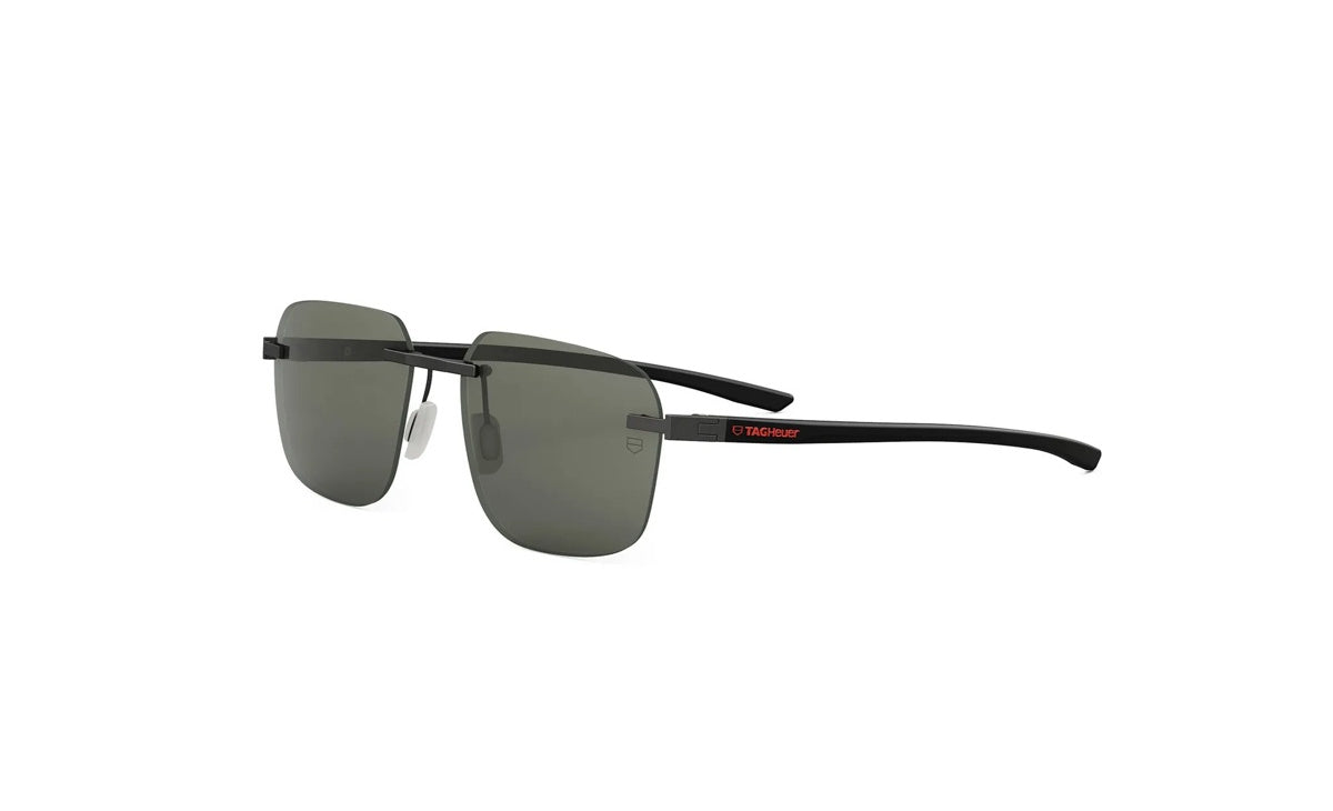 Tag Heuer TH40038U 5605A — vista frontal, armação preta e lentes cinza